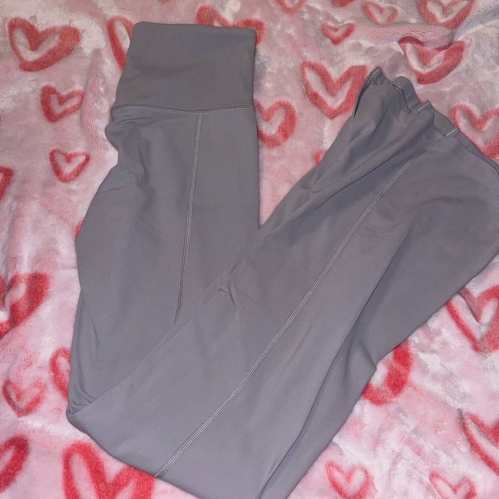 lilac/grey colored Athleta wide-leg leggings in size: XS 🤍